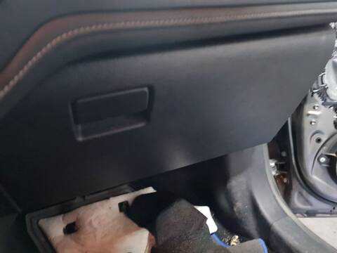 Guantera Toyota Auris 1.8 HYBRID ZWE186_) 136CV 100KW