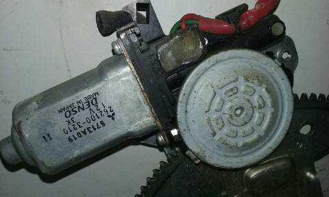 Foto 2ª: Elevalunas Eléctrico Delantero Izquierdo Mitsubishi L200 2.5 TD CAT 116CV 85KW [4D56] (2002)