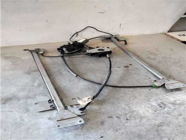 Foto 2ª: Elevalunas Eléctrico Delantero Derecho Mercedes Vito 2.2 112 CDI (638.094) [2.2 LTR. - 90 KW 16V CDI TURBODIESEL CAT] [611980]