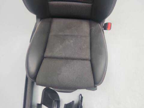 Foto 3ª: Asiento Delantero Derecho Mercedes Clase B 150 B 200 CDI 246.208) 136CV 100KW [651930] (2017)