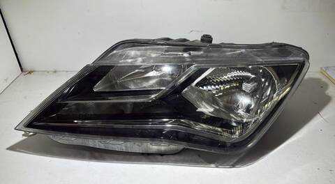 Faro Izquierdo Seat Leon VERSION INDEFINIDA