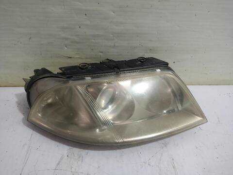 Faro Derecho Volkswagen Passat ADVANCE 131CV