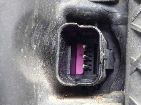 Foto 2ª: Faro Izquierdo Renault Megane 1.5 DCI DIESEL CAT BERLINA 86CV 63KW III BERLINA 5 P [K9K830] (2009)