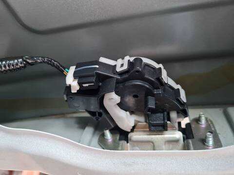 Foto 2ª: Cerradura Maletero Portón Mazda CX5 LUXURY 4WD [SH] (2014)