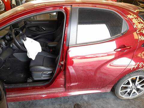 Puerta Trasera Izquierda Toyota Yaris 1.5 HYBRID MXPH11) 92CV 68KW
