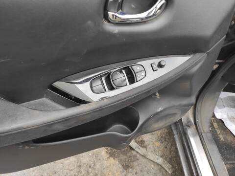 Botonera Elevalunas Nissan Leaf EM57