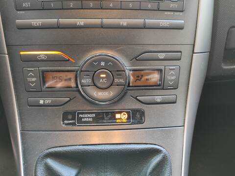 Mando Climatizador Toyota Auris 1NR