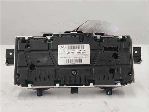 Foto 3ª: Cuadro de Instrumentos Renault Trafic 1.6 L1H1 2 9T 125CV 92KW FURGON [R9M 452] (2016)