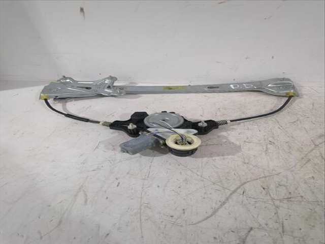 Foto 2ª: Elevalunas Eléctrico Delantero Derecho Toyota Corolla 1.8 VVTI HYBRID ZWE219) HATCHBACK 140CV [2ZR-FXE] (2018)