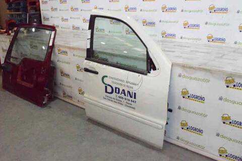 Foto 2ª: Puerta Delantera Derecha Mercedes Clase ML 400 4.0 CDI 32V 250CV [628963] (1997)