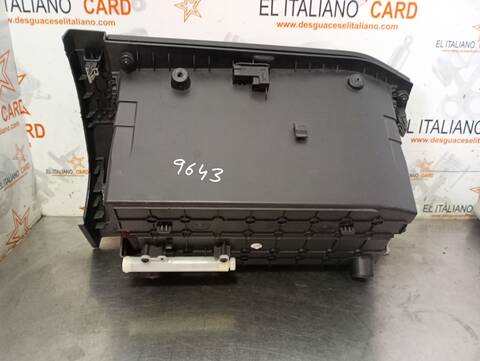 Foto 2ª: Guantera Ford Focus TITANIUM 120CV 88KW [ZTDB] (2019)