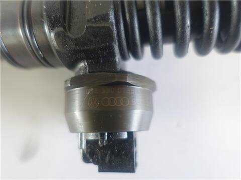 Foto 3ª: Inyectores Volkswagen Passat 2.0 TDI BERLINA 140CV 103KW [BMP] (2005)