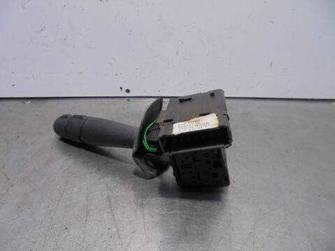 Foto 2ª: Mando Multifuncion Renault Megane 1.9 D AUTHENTIQUE BERLINA 80CV 59KW I FASE 2 BERLINA BA0) [F9Q Q7] (2002)