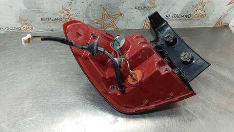 Foto 3ª: Piloto Trasero Derecho Kia Rio CONCEPT 84CV 62KW [G4LA] (2020)