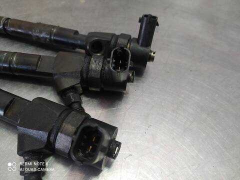 Foto 4ª: Inyectores Alfa Romeo Giulietta DISTINCTIVE 105CV 77KW [940A3000] (2011)