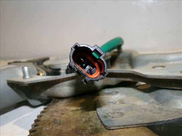 Foto 3ª: Elevalunas Eléctrico Trasero Izquierdo Kia Carens 2.0 CRDI 2003-2006 [D4EA] (2005)