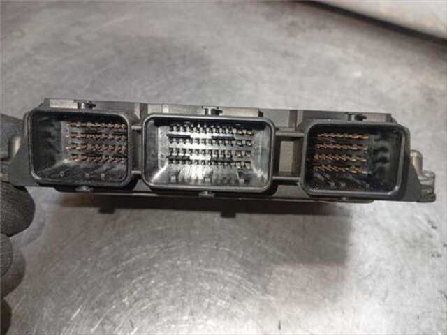 Foto 3ª: Centralita Motor ECU Peugeot 407 1.6 BUSINESS LINE [1.6 LTR. - 80 KW HDI FAP CAT (9HZ - DV6TED4)] [9HZ (DV6TED4)]