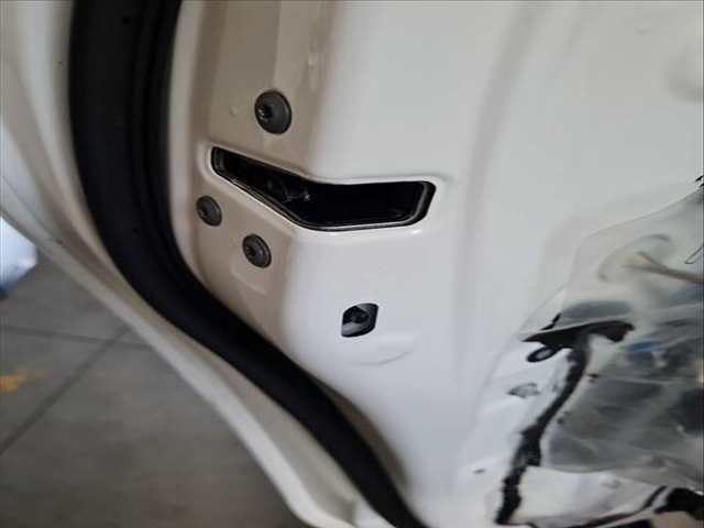 Cerradura Puerta Trasera Izquierda Toyota Yaris 1.5 HYBRID MXPH11) 92CV 68KW