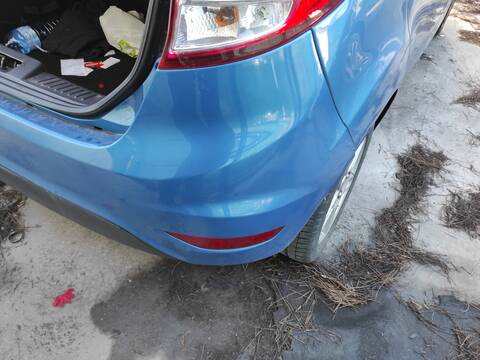 Foto 3ª: Paragolpes Trasero Ford Fiesta SFJA (2012)