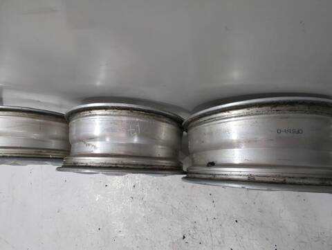 Foto 3ª: Juego LLantas Kia Carens 2.0 CRDI 140 140CV [D4EA] (2006)