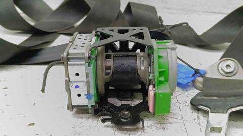 Foto 2ª: Cinturón Delantero Derecho Toyota Auris 1.33 DUAL-VVTI NRE150_) 99CV 73KW