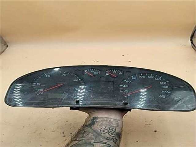 Cuadro de Instrumentos Volkswagen Passat 1.9 COMFORTLINE [1.9 LTR. - 81 KW TDI]