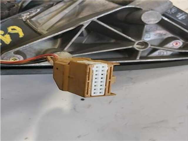 Foto 3ª: Retrovisor Derecho Audi A4 1.9 TDI 96KW) BERLINA 130CV [AVF] (2004)