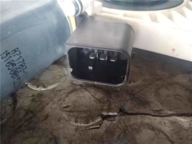 Foto 3ª: Elevalunas Eléctrico Delantero Izquierdo Mercedes Clase C 160 2.1 C 220 D (205.304) [2.1 LTR. - 125 KW CDI CAT] [651.921]