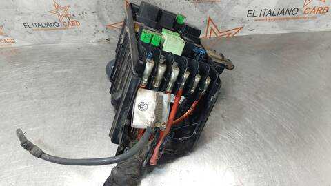 Foto 4ª: Caja Reles Fusibles Audi A3 AMBIENTE 110CV 81KW [CRK] (2014)