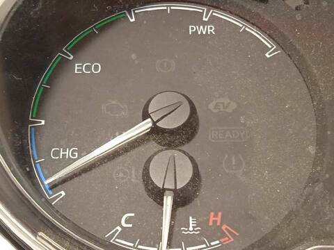 Foto 3ª: Cuadro de Instrumentos Toyota Yaris HYBRID ACTIVE 101CV 74KW [1NZFXE] (2019)