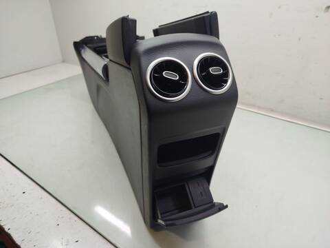Foto 3ª: Consola Central Mercedes Clase GLB 200 2.0 D 150CV 110KW AUT. 4MATIC 247.613 [654920] (2023)