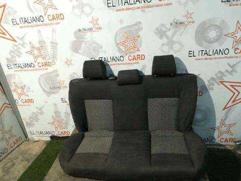 Foto 4ª: Asientos Traseros Volkswagen Polo 82CV 60KW (2005)