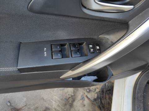 Botonera Elevalunas Toyota Auris 2ZRFXE