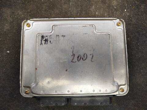 Foto 2ª: Centralita Motor ECU Volkswagen Passat BERLINA (2000)