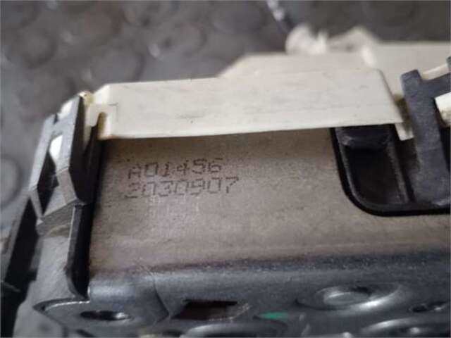 Foto 3ª: Cerradura Puerta Delantera Derecha Peugeot 308 1.6 CONFORT [1.6 LTR. - 80 KW HDI FAP CAT (9HZ - DV6TED4)] [9HZ (DV6TED4)]