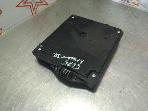 Foto 3ª: Caja Reles Fusibles Renault Megane EXPRESSION BERLINA 110CV 81KW III BERLINA 5 P [K9KA6] (2012)