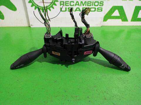 Foto 3ª: Mando Multifuncion Ford Fiesta AMBIENTE 68CV (2001)