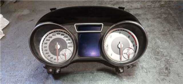 Cuadro de Instrumentos Mercedes Clase C 160 1.8 CLA 200 CDI (117.301) [1.8 LTR. - 100 KW CDI CAT]