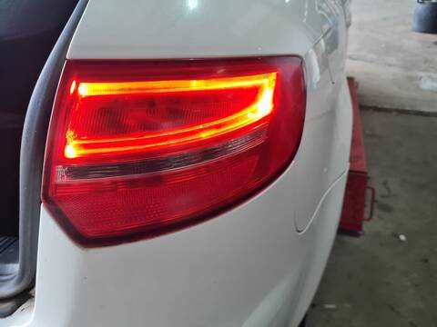 Foto 2ª: Piloto Trasero Derecho Audi A3 1.6 TDI AMBIENTE 105CV 77KW [CAYC] (2010)