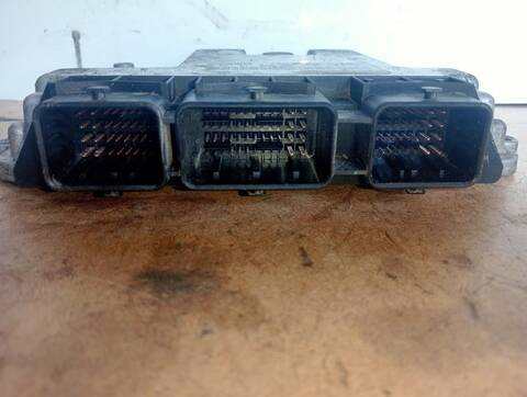 Foto 2ª: Centralita Motor ECU Nissan Primastar 1.9 DCI DIESEL CAT 101CV [F9Q760] (2002)