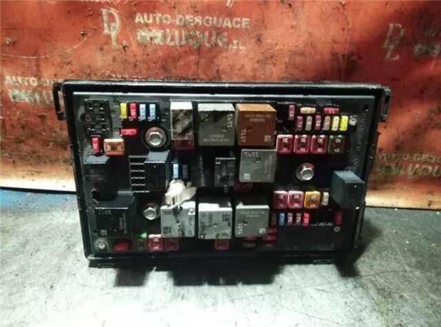 Foto 2ª: Caja Reles Fusibles Opel Astra 2.0 COSMO [2.0 LTR. - 118 KW 16V CDTI] [A20DTH]