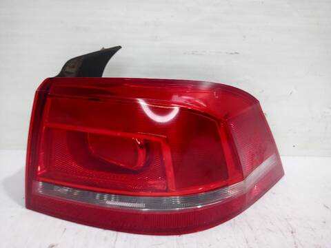 Foto 3ª: Piloto Trasero Derecho Volkswagen Passat ADVANCE BLUEMOTION 105CV [CAYC] (2010)