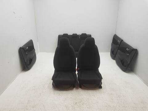 Juego Asientos Completos Hyundai Kona SLE HYBRID 2WD
