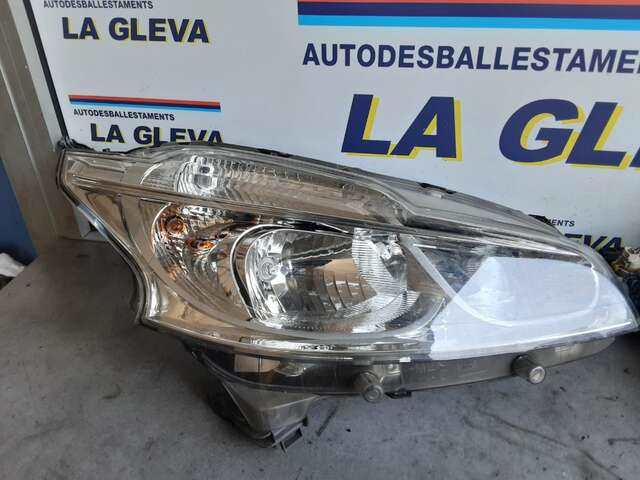 Faro Derecho Peugeot 208 1.2 12V82CV 0CV