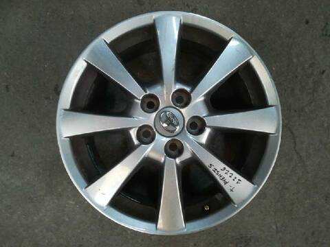 Foto 3ª: Juego LLantas Toyota Avensis COMFORT 124CV 91KW [1AD] (2012)