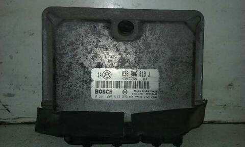 Centralita Motor ECU Volkswagen Golf 1.9 TDI BERLINA 110CV 81KW