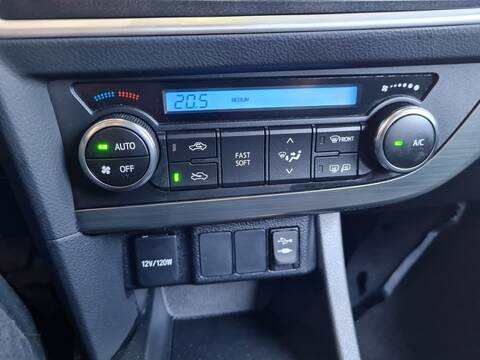 Foto 3ª: Mando Climatizador Toyota Auris ACTIVE 132CV 97KW [1ZR] (2014)