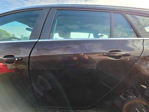 Puerta Trasera Izquierda Opel Insignia BASIS 4X4 136CV 100KW