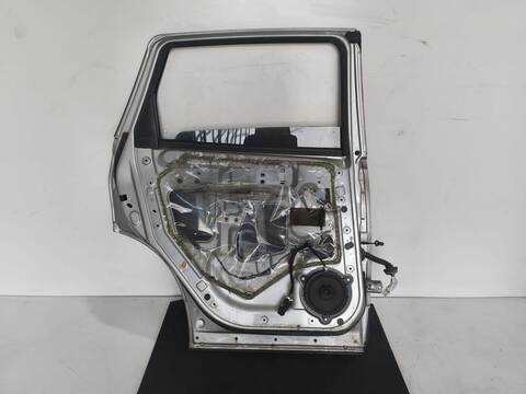 Foto 2ª: Puerta Trasera Izquierda Nissan Qashqai TEKNA SPORT 131CV 96KW (2012)
