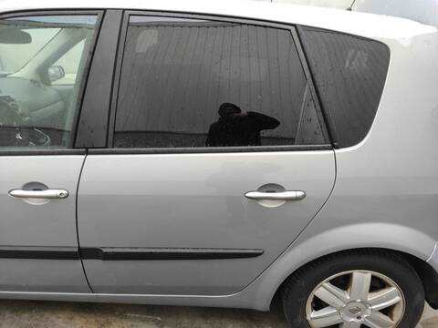 Puerta Trasera Izquierda Renault Scenic K9K728 JM)